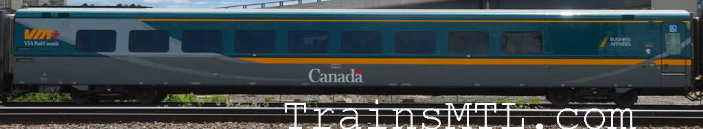 Passenger car VIA 3466 left side with new colors / Wagon de passager VIA 3466 coté gauche avec les